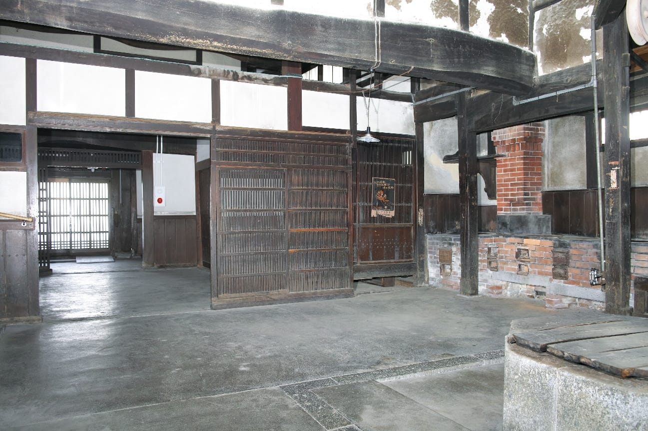主屋土間